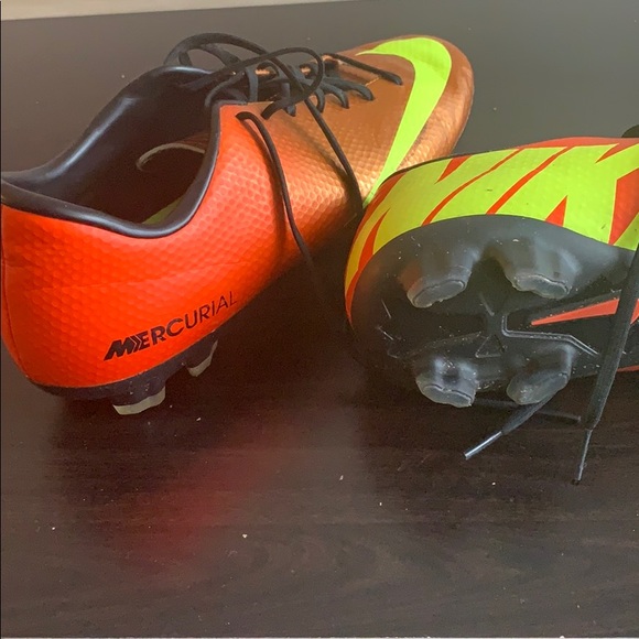 Men’s Nike Mercurial Soccer Cleats - Picture 2 of 2